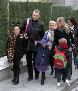 Ramón García celebra Halloween con sus hijas