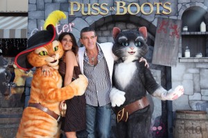 Salma Hayek y Antonio Banderas presentan El gato con botas